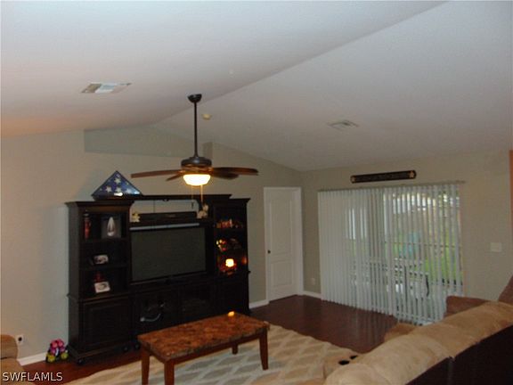 3rd image of 1420 NE 43rd Terrace Cpe