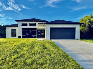 684 Kingsbury St E, Lehigh Acres, FL 33974