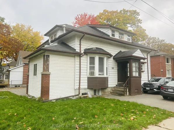 60 Long Branch Ave #2, Toronto, ON M8W 3J2