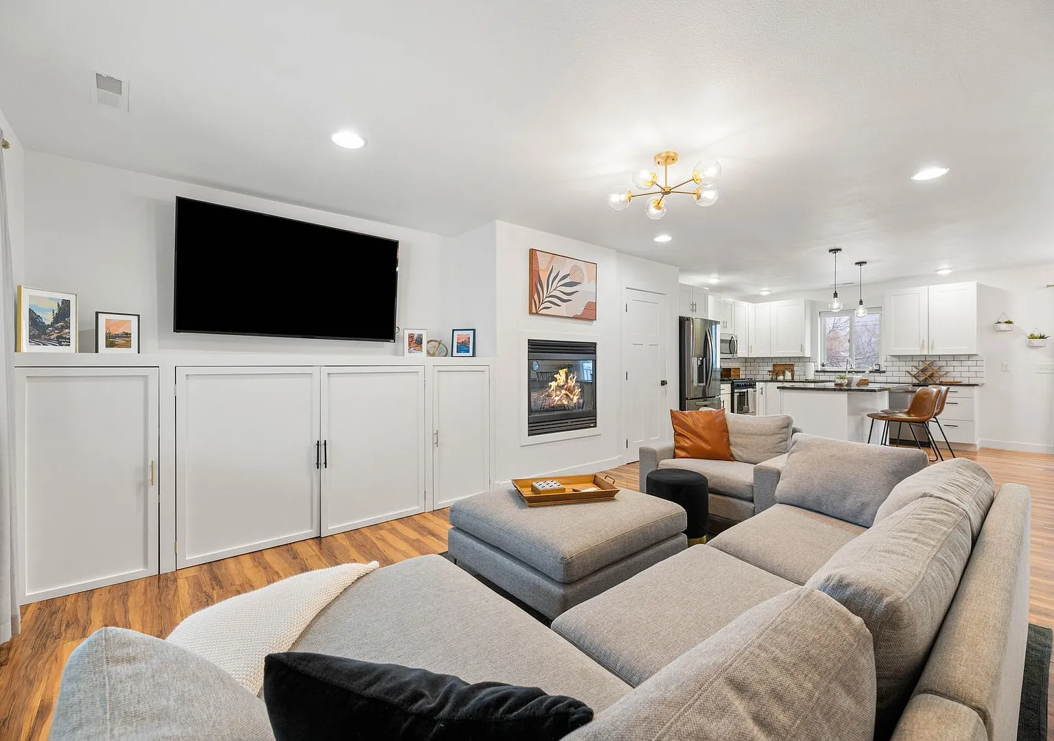 Fully Furnished Rental! — Photo 2