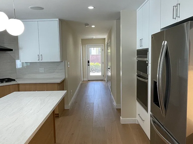 3530 Middlefield Rd — Photo 4