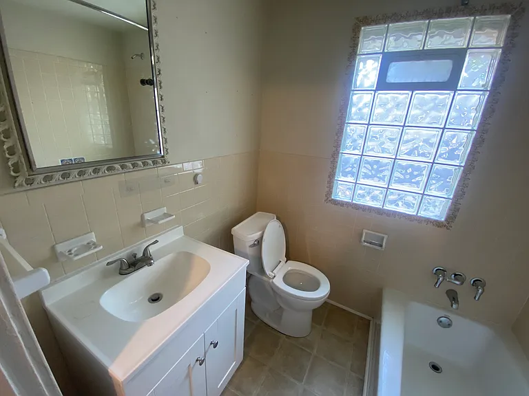 3914 Genessee St — Photo 12