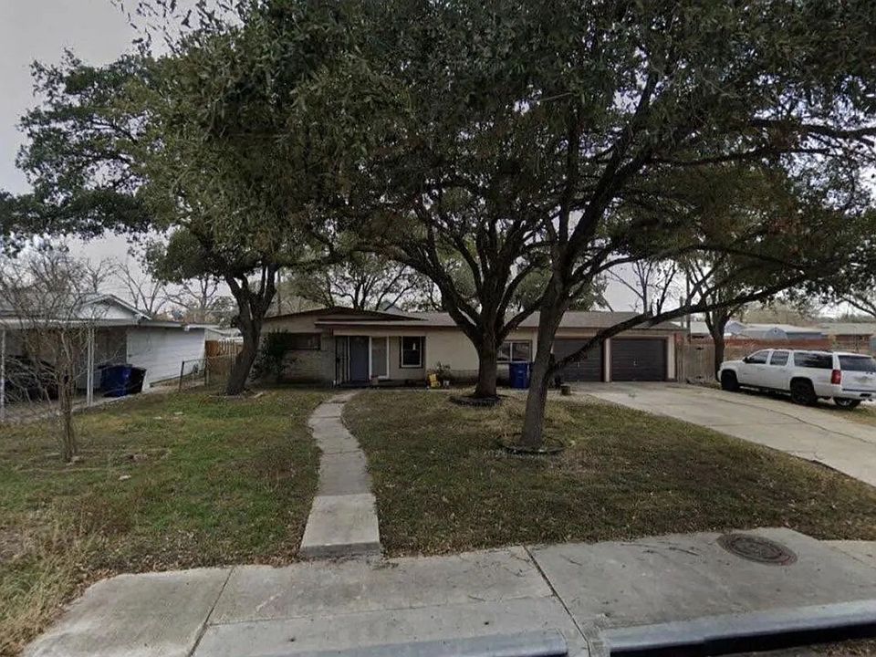 1st image of 302 Nash Blvd