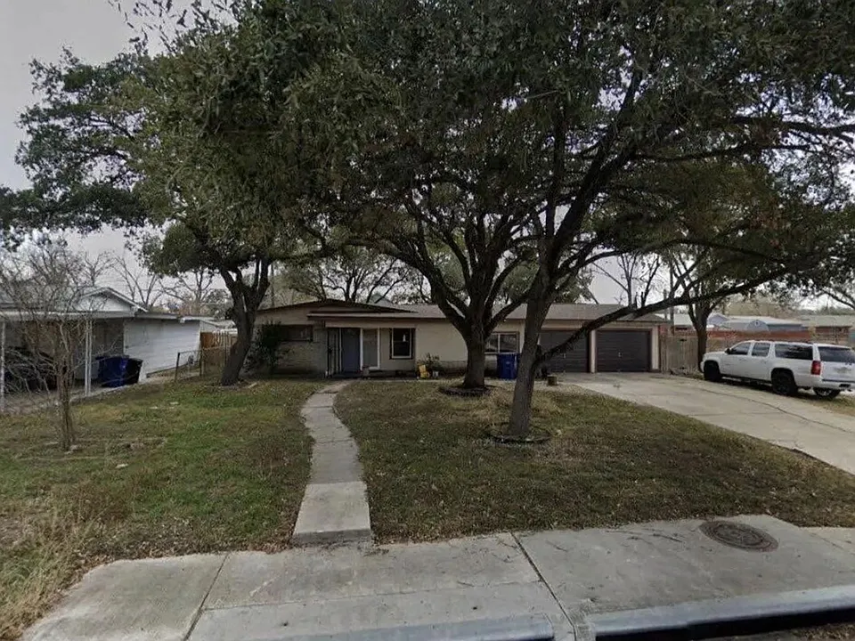 302 Nash Blvd