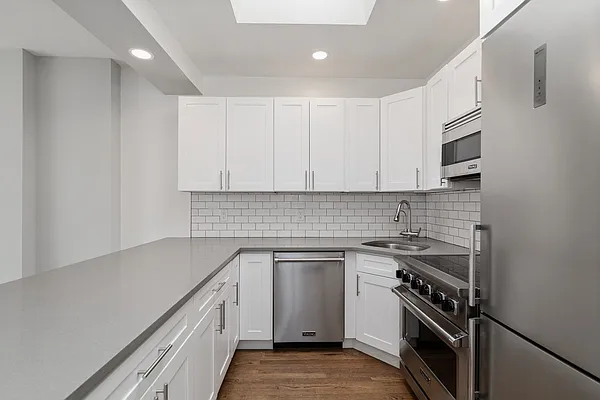 Rented by Compass | media 6