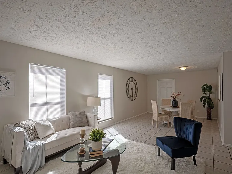 Grand Oaks Apartment — Photo 34
