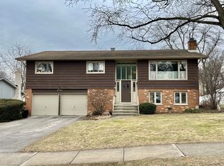 5717 Dearborn Pkwy, Downers Grove, IL 60516