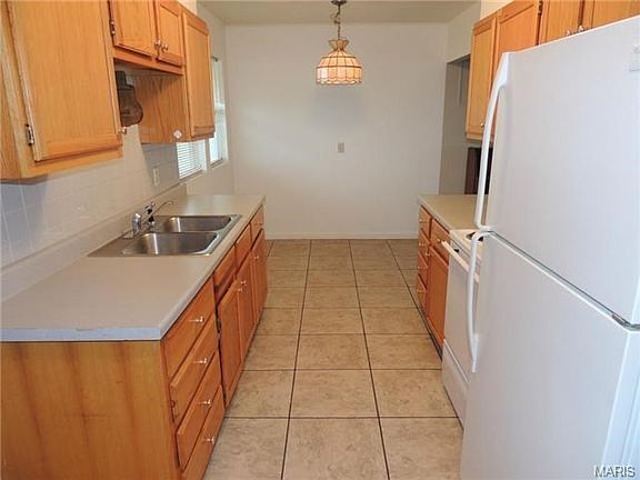 5th image of 9329 Saint William Ct
