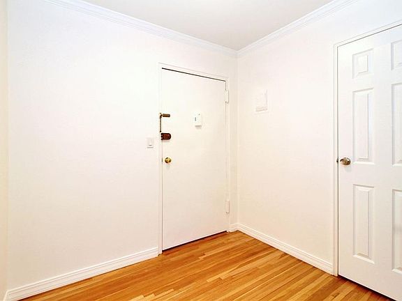 2nd image of 900 Midland Ave APT 1C