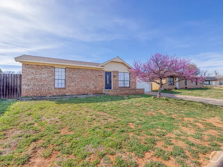 3610 Purdue Ln — Photo 2