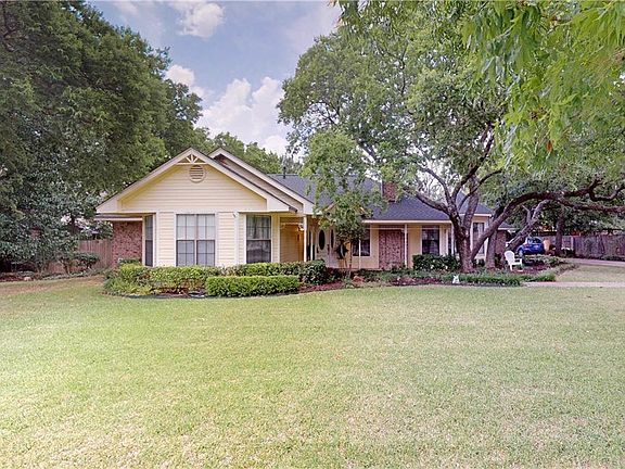 3rd image of 618 Arbor Ct