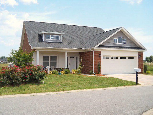 1st image of 64 Appleberry Ct