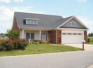 64 Appleberry Ct, Roanoke Rapids, NC 27870