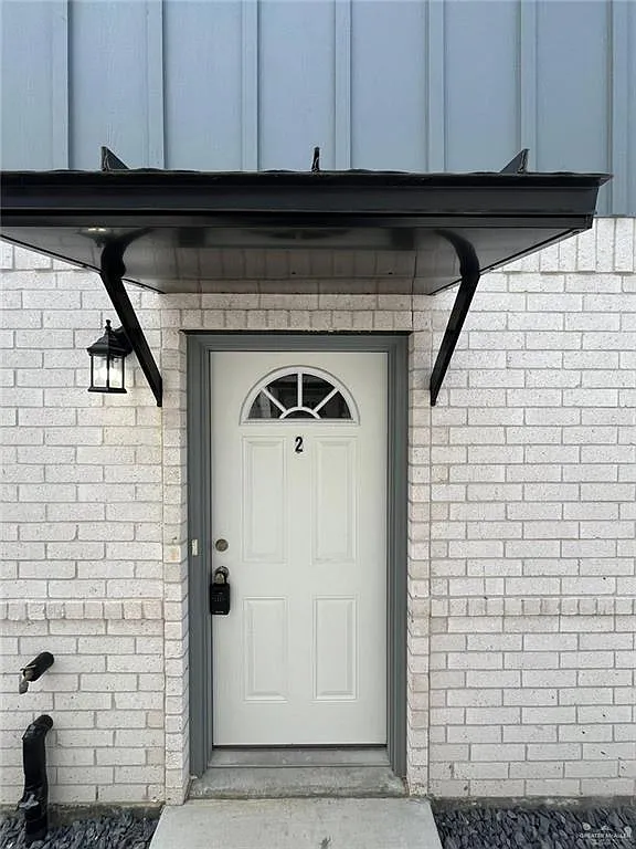 Building Photo - 1635 Playa Dr #2