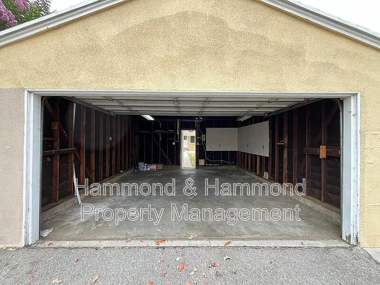 18003 Saticoy St — Photo 25