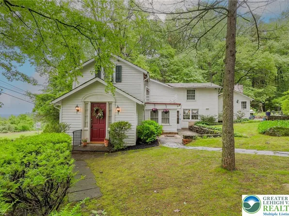 6650 Mountain Rd, Macungie, PA 18062