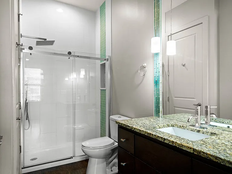 State Street Flats Apartments Bathroom
