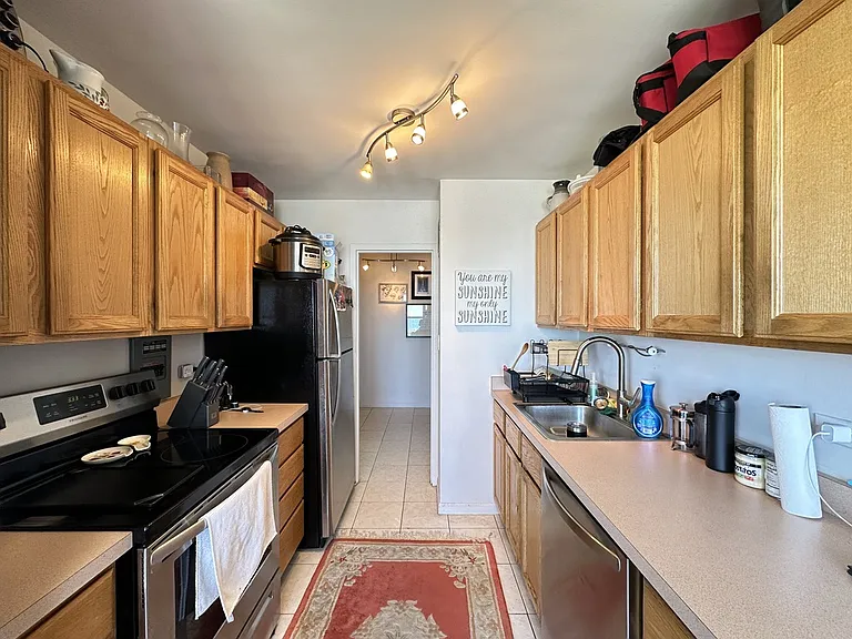 3410 N Lake Shore Dr #F13 — Photo 2