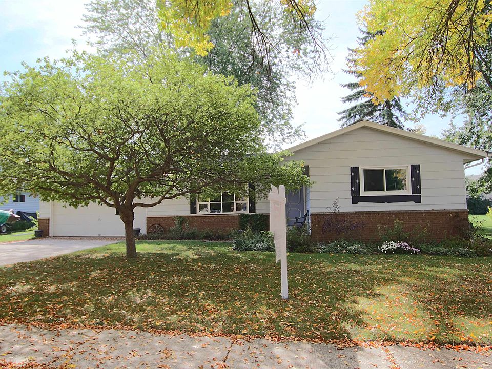 1st image of 980 Mequon Ave
