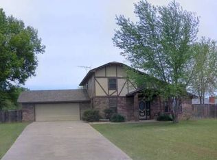 1919 Lake Dr, Muldrow, OK 74948