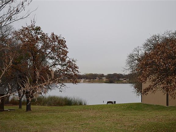 3rd image of 1716 W Lake Shore Dr