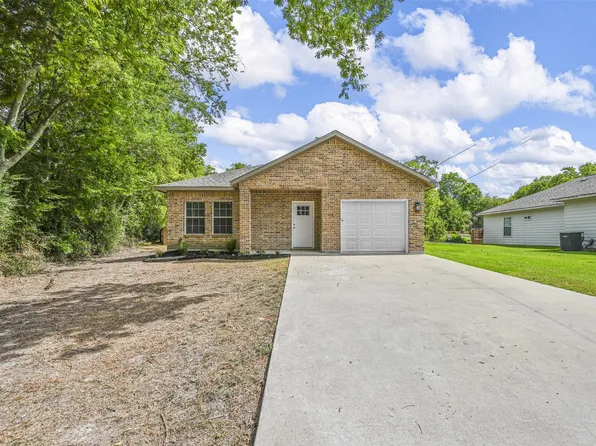 4493 Cordell St, Greenville, TX 75401
