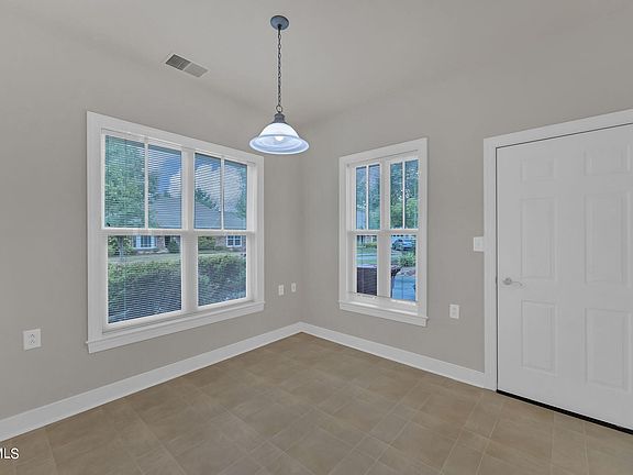5th image of 211 University Pkwy #14