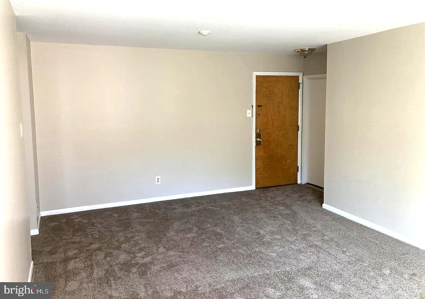 1 bed, 1.0 bath, 684 sqft, $1,325 — Photo 3