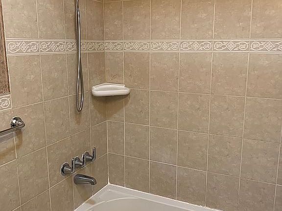 3rd image of 402 23rd St #1B