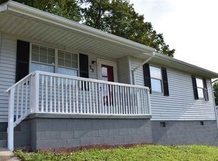 33 Beaver Dr, Hurricane, WV 25526