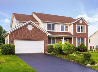 1435 Falcon Ln, Hoffman Estates, IL 60192