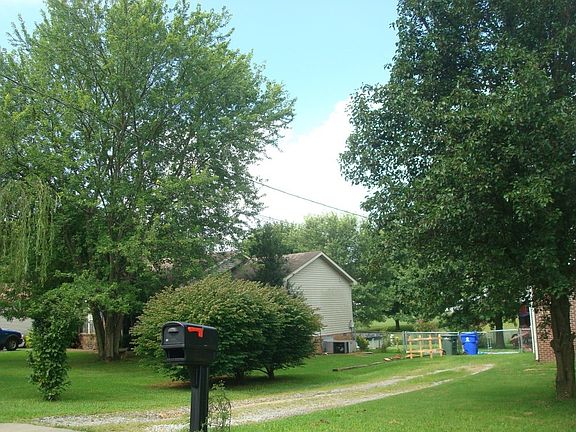 5th image of 106 Sycamore Dr