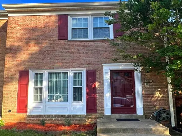 4521 Pinecrest Heights Dr, Annandale, VA 22003