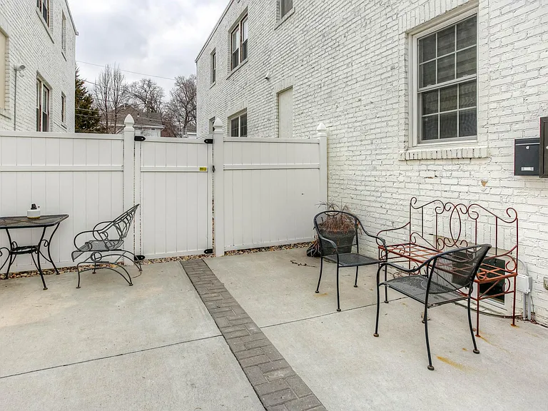 5101 Webster St — Photo 11