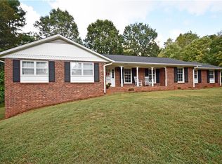 5610 Greenhill Dr, Pfafftown, NC 27040