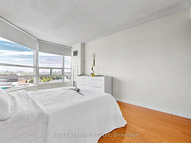 7805 Bayview Ave #1120 — Photo 28