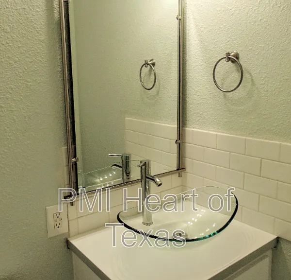 2317 E 2nd St — Photo 14