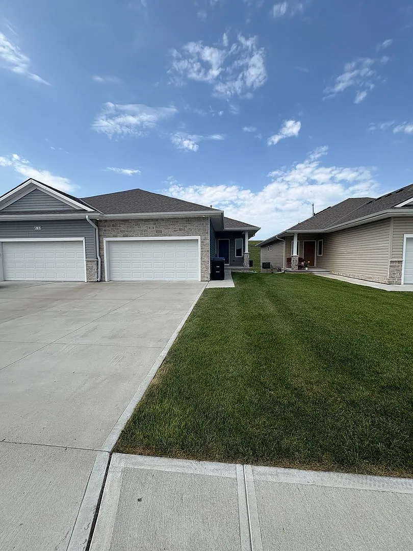 Beautiful 3Bed 3Bath Home in the Gretna School District! — Photo 2