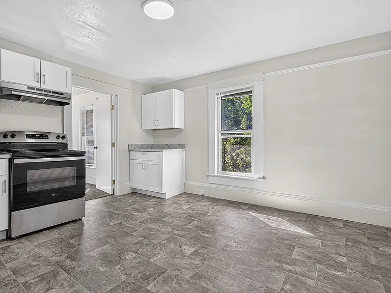 715 N Main St #715.5 — Photo 5