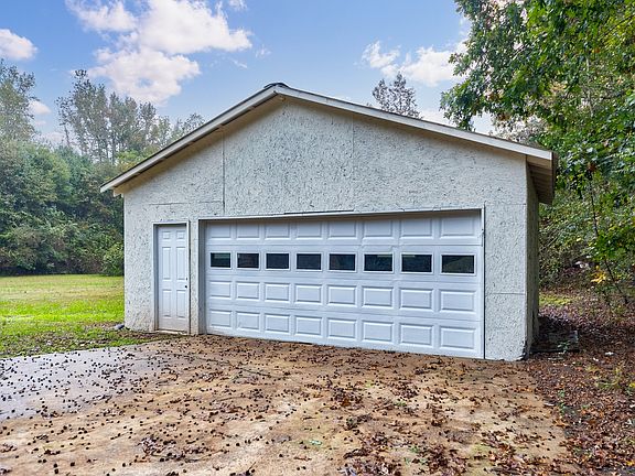 5th image of 165 Thornton Ln