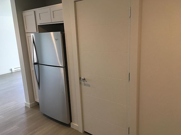 5th image of 3838 Blondie St #201