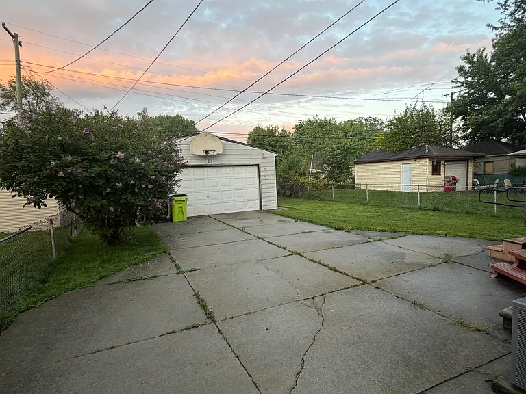 27128 Barrington St — Photo 2