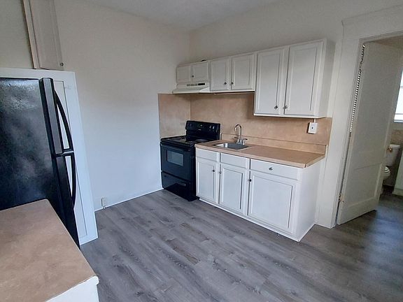 5th image of 2801 N Market St