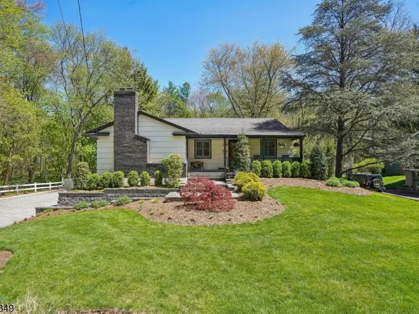 586 Sparrowbush Rd, Wyckoff Twp., NJ 07481