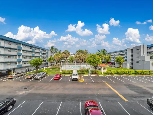 1655 W 44th Pl APT 346, Hialeah, FL 33012