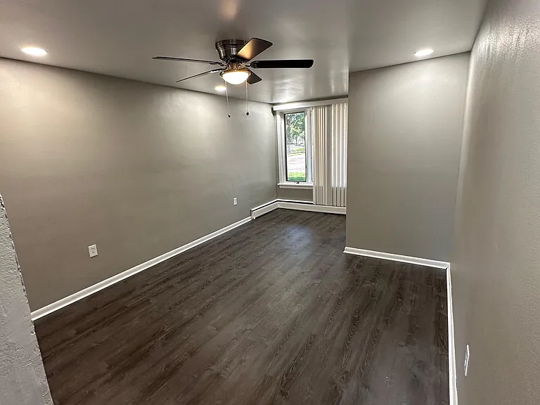 140 East Ave #4 — Photo 2