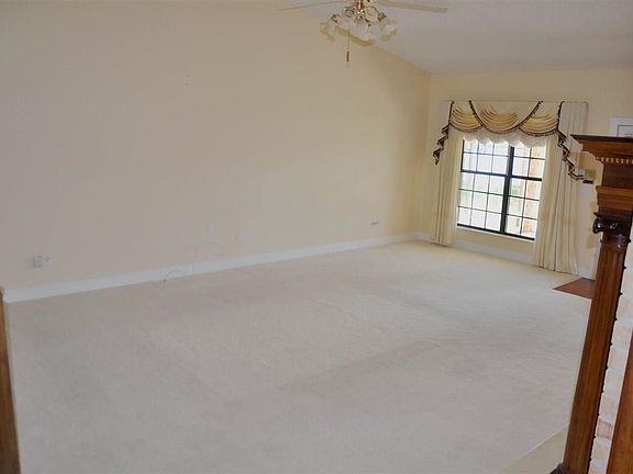 4th image of 6567 Lake Charlene Dr