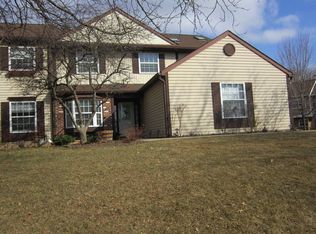 451 Ascot Ln, Streamwood, IL