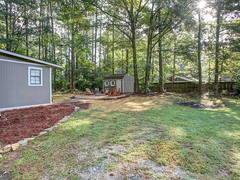 502 Bentwood Dr — Photo 17
