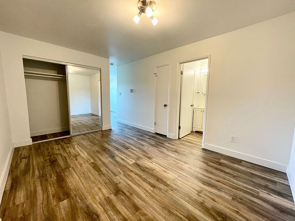 1st image of 5000 22nd Ave NE APT 103